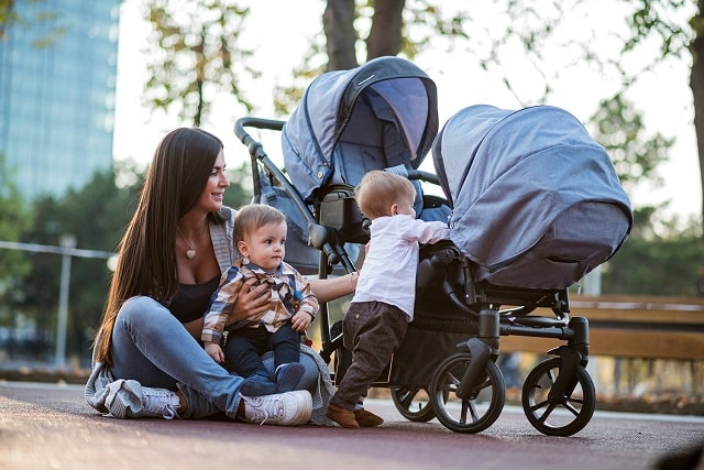 Как выбрать коляску для двойни - Паровозик/Тандем Как выбрать коляску для двойни - Паровозик/Тандем