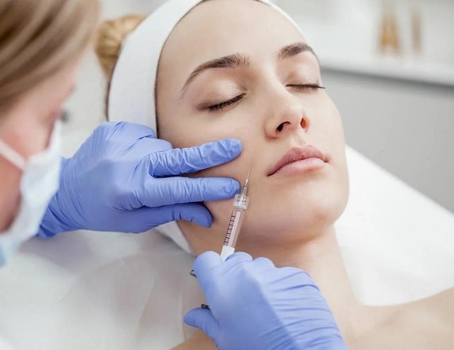 Ботулинотерапия в косметологии: что это такое, как проходит процедура - фото3 Ботулинотерапия в косметологии: что это такое, как проходит процедура - фото3