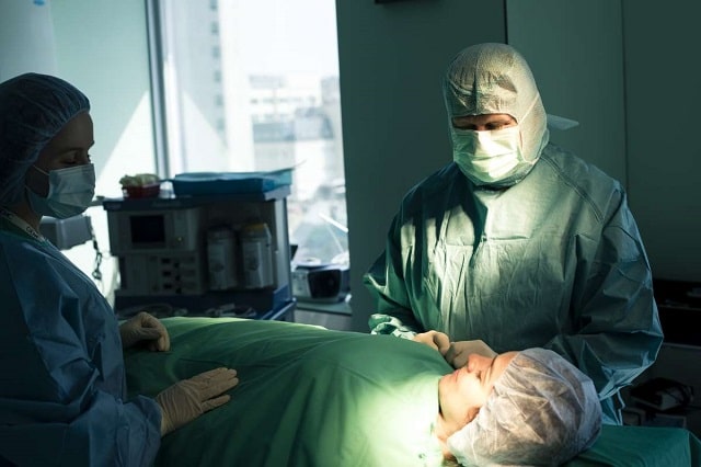 Нижняя блефаропластика: что это такое, особенности процедуры, как проходит - фото3 Нижняя блефаропластика: что это такое, особенности процедуры, как проходит - фото3