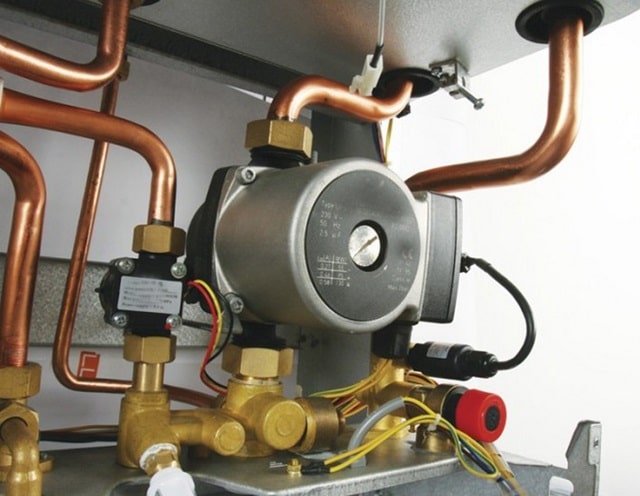 Слабые места газовых котлов для дома: что чаще всего выходит из строя, и как избежать поломок - Циркуляционный насос