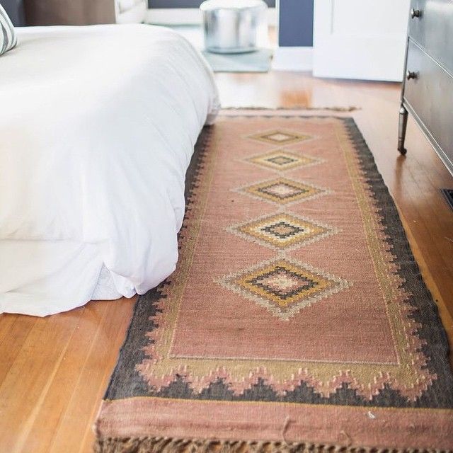 Килимові доріжки: що це таке, відмінності від килима, види, як вибрати - фото4 Килимові доріжки: що це таке, відмінності від килима, види, як вибрати - фото4