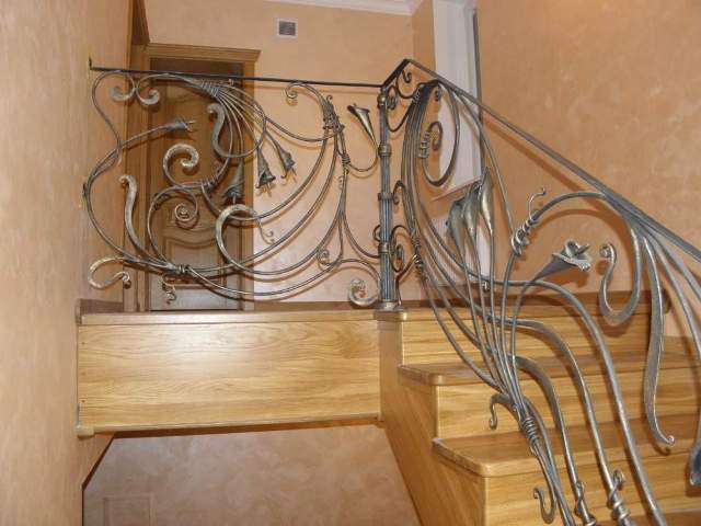Художественная ковка перил для лестниц: интересные идеи - фото1
