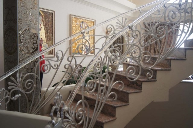 Художественная ковка перил для лестниц: интересные идеи - фото2