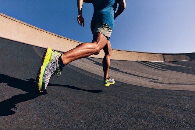 Как выбрать мужские кроссовки для бега: какие лучше, наш рейтинг - фото1