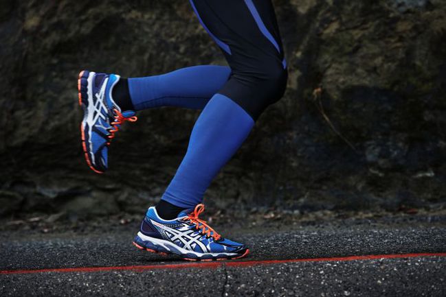 Кроссовки для бега по асфальту с максимальной амортизацией - фото3 Кроссовки для бега по асфальту с максимальной амортизацией - фото3