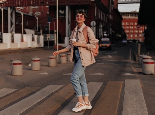 Як поєднувати кросівки з різними стилями - фото1