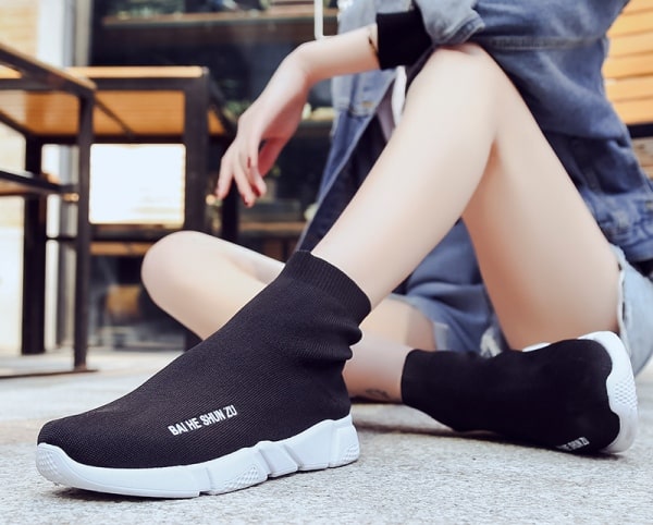Женские кроссовки: модные тенденции последних сезонов, обзор - Кроссовки-носки