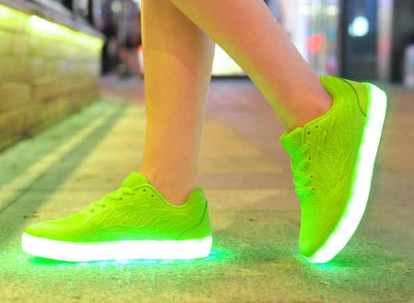 Женские кроссовки: модные тенденции последних сезонов, обзор - Неоновые