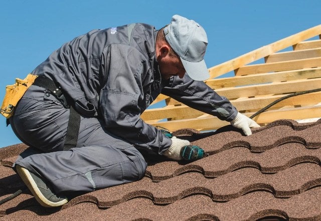 Композитна черепиця: що це таке, особливості, плюси та мінуси - фото3