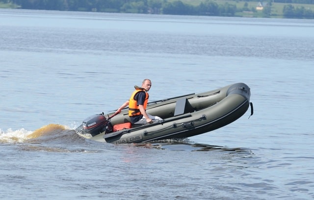 Как выбрать мотор для резиновой (ПВХ) лодки: мощность, вес, винт, транцевая высота - фото3
