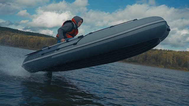 Какая надувная лодка лучше - резиновая или ПВХ: плюсы минусы, особенности - фото2 Какая надувная лодка лучше - резиновая или ПВХ: плюсы минусы, особенности - фото2