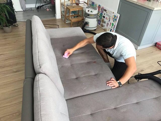 Уход за мягкой мебелью: как почистить в домашних условиях - фото3 Уход за мягкой мебелью: как почистить в домашних условиях - фото3