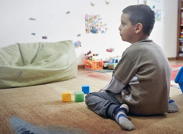 Аутизм: що це за хвороба, симптоми та причини - фото3