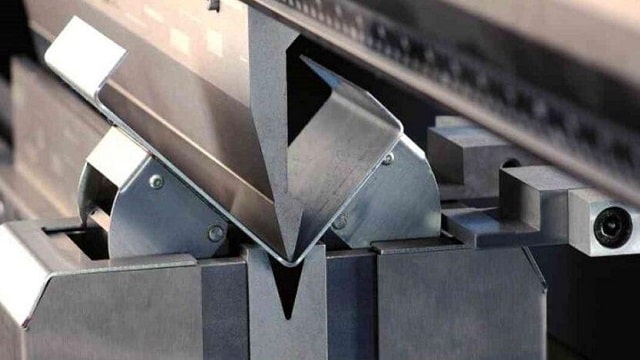 Як робиться гнуття листового металу - фото Як робиться гнуття листового металу - фото