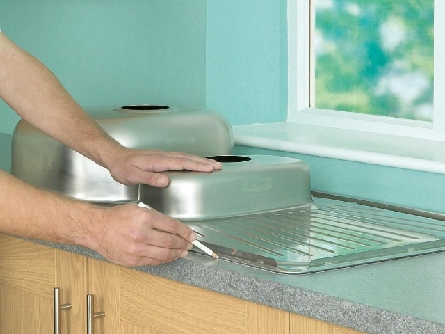 Врезная мойка для кухни: как установить и закрепить - фото3