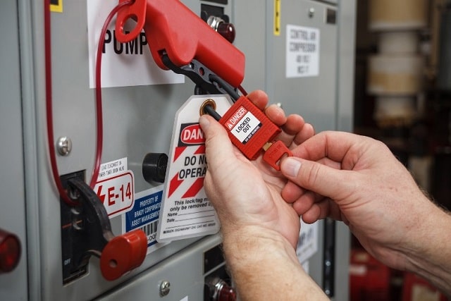 Защита от несанкционированного включения оборудования (Lockout/Tagout): что это такое, как работает, применение - фото1