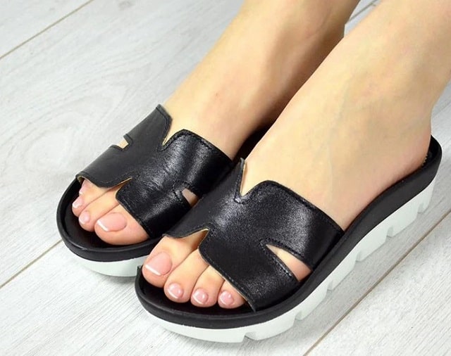 Шлепанцы женские: что будет модно этим летом, советы стилистов - фото3