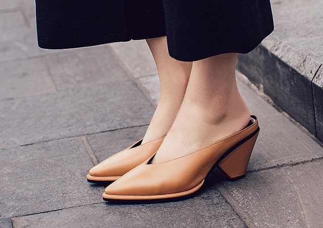 Шлепанцы женские: что будет модно этим летом, советы стилистов - фото5