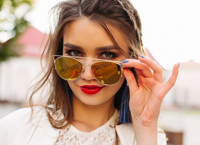 Какими должны солнцезащитные очки быть: материалы линз и оправы - фото2 Какими должны солнцезащитные очки быть: материалы линз и оправы - фото2
