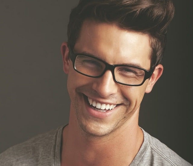 Как выбрать мужские оправы для очков: виды и особенности - фото2 Как выбрать мужские оправы для очков: виды и особенности - фото2