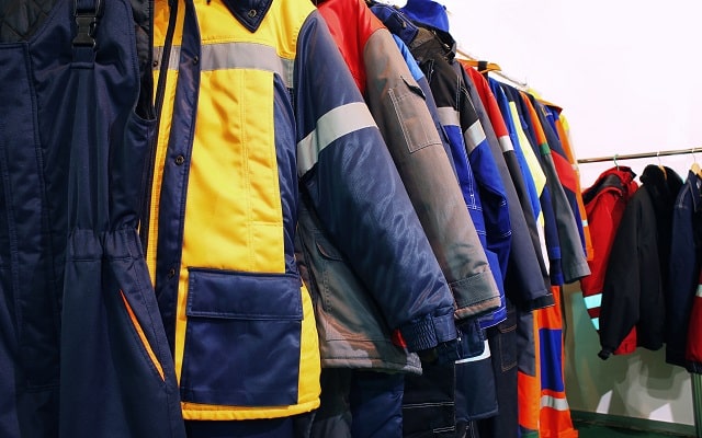 Из чего шьют спецодежду: виды материалов и особенности - фото2