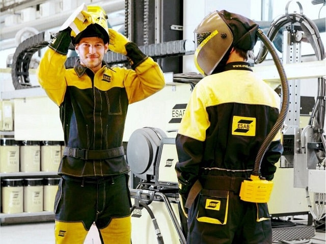 Из чего шьют спецодежду: виды материалов и особенности - фото4