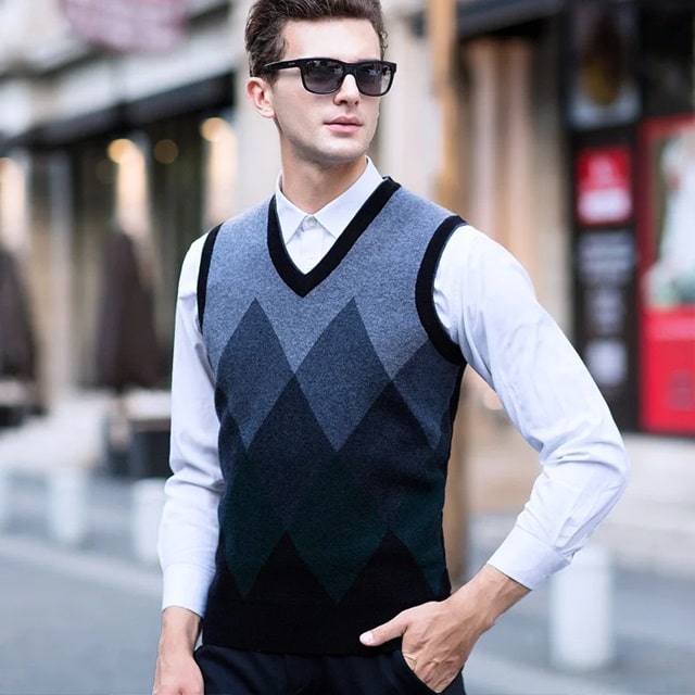 Мужские и женские жилеты: что нового в этом сезоне, интересные моменты, советы стилистов - фото3 Мужские и женские жилеты: что нового в этом сезоне, интересные моменты, советы стилистов - фото3