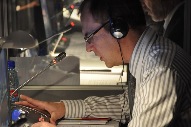 Синхронный и последовательный перевод: что это такое, в чем отличия - фото3