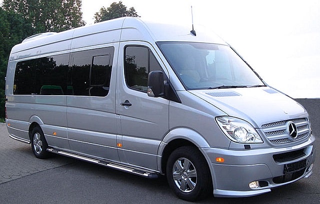 Услуги частных пассажирских перевозок: быстро, надежно и комфортно - фото1