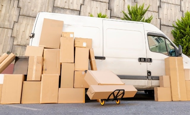 Услуги грузового такси с грузчиками - фото