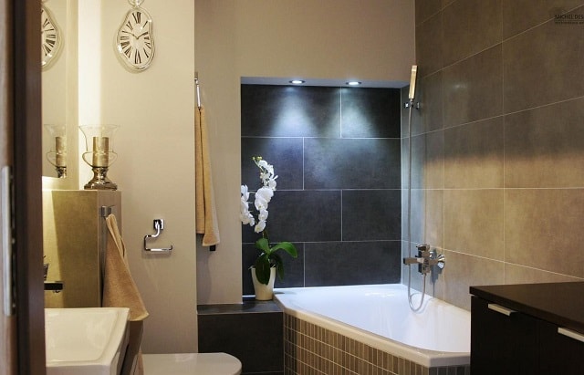 Плитка для ванной комнаты в хрущевке: интересный дизайн, идеи (маленькая площадь 3-5 кв.м.) - фото6 Плитка для ванной комнаты в хрущевке: интересный дизайн, идеи (маленькая площадь 3-5 кв.м.) - фото6