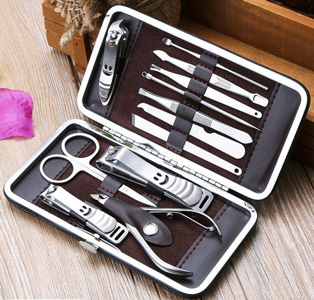 Что подарить женщине на 40 лет в День рождения: маникюрный набор - фото7