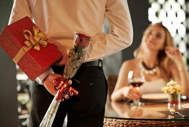 Что подарить женщине, у которой все есть (на День рождения): идеи подарков - фото1