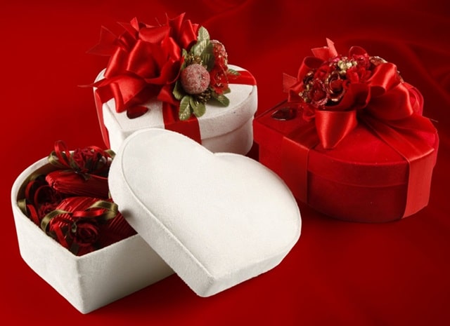 Как удивить любимую девушку: рекомендации по выбору идеального подарка - фото2