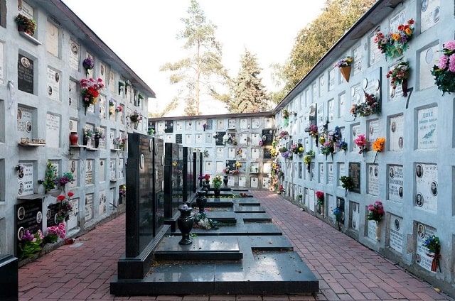 Кремация или погребение: что лучше, плюсы и минусы - фото4