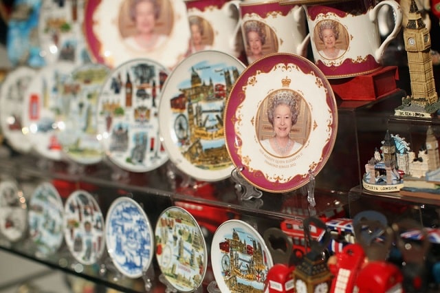 Какие товары из Великобритании чаще всего привозят в Украину - Истинно Британские сувениры