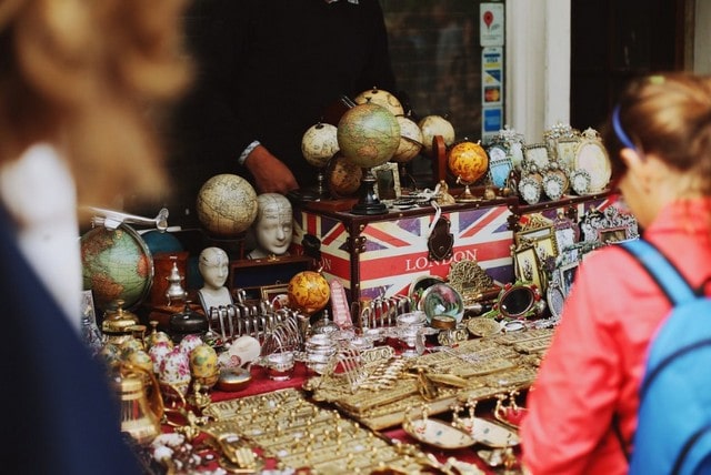 Какие товары из Великобритании чаще всего привозят в Украину - Ретро-сувениры из старой Англии