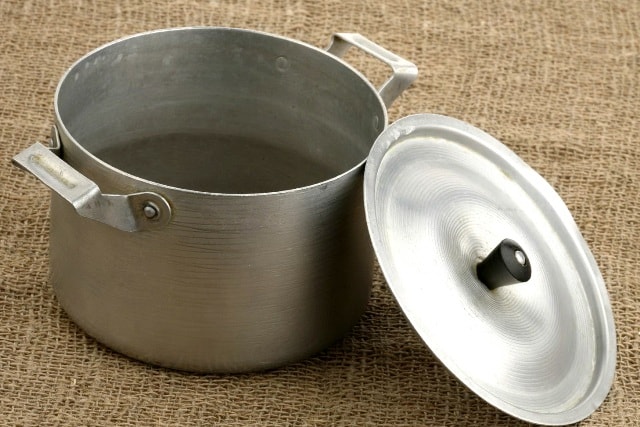 Алюминиевая посуда: плюсы и минусы, основные правила выбора - фото3 Алюминиевая посуда: плюсы и минусы, основные правила выбора - фото3