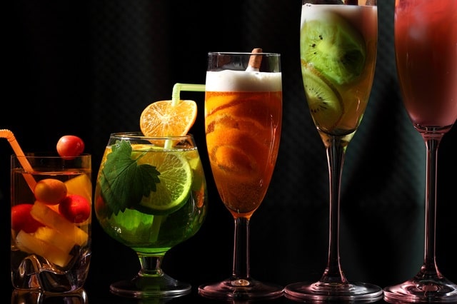 Путеводитель по бокалам для коктейлей: секреты барменов и полезные советы - фото2