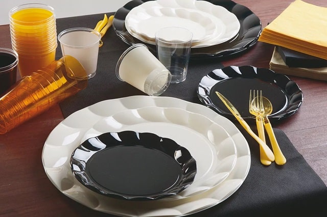 Современная одноразовая посуда: что сейчас популярно, особенности материалов и применения - фото3
