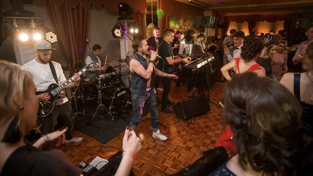 Как весело и бюджетно провести корпоратив: интересные сценарии - фото1