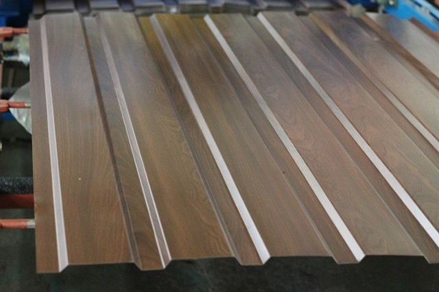 Профнастил: виды, характеристики, использование - фото3 Профнастил: виды, характеристики, использование - фото3