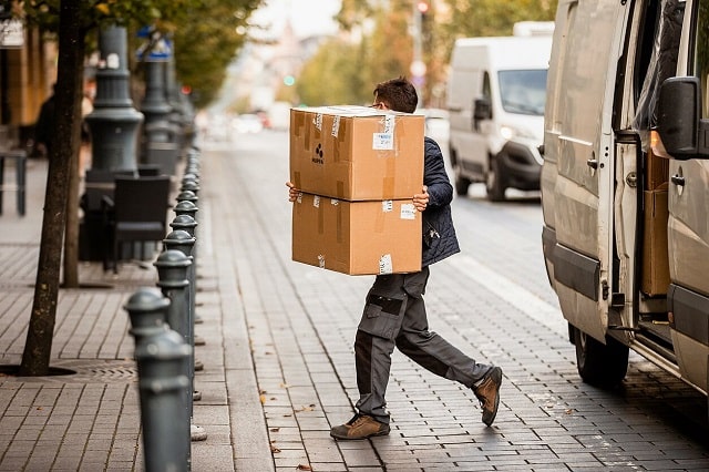 Чем привлекает работа в Литве украинцев: особенности, плюсы и минусы - фото3