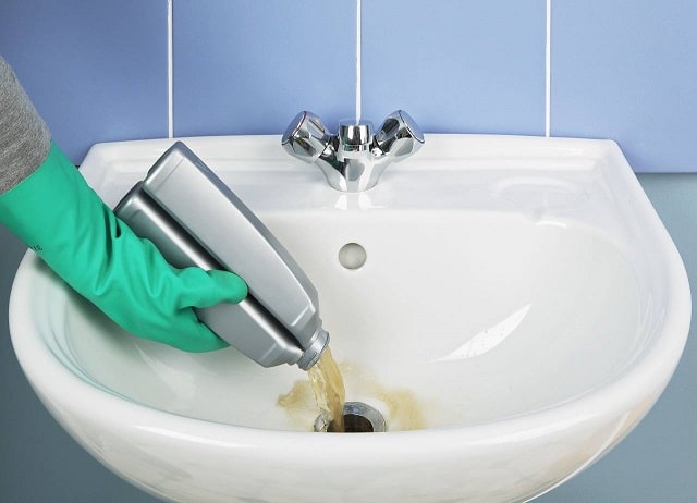 Как прочистить засор в канализационной трубе - Использовать специальные средства Как прочистить засор в канализационной трубе - Использовать специальные средства