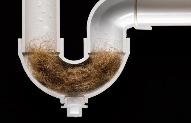 Как пробить засор в раковине на кухне подручными средствами - фото2