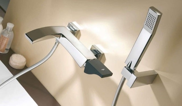 Смеситель для ванны с душем: виды, какой выбрать - фото2