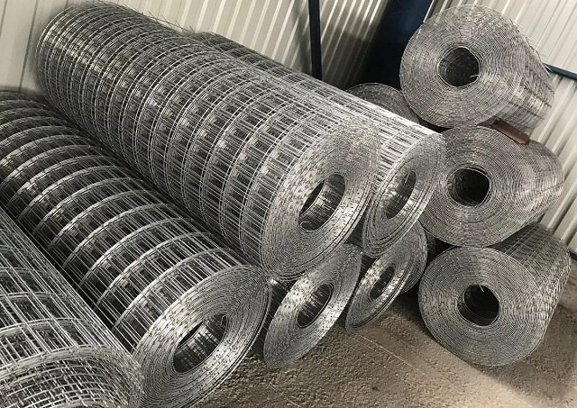 Сварная оцинкованная сетка: что это такое, виды, применение - фото1