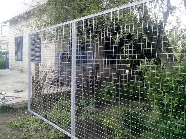 Сварная оцинкованная сетка: что это такое, виды, применение - фото3