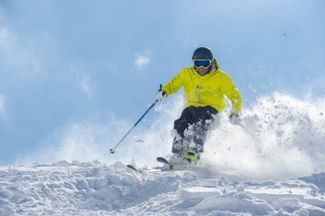 Какую одежду выбрать для катания на горных лыжах или сноуборде - фото2
