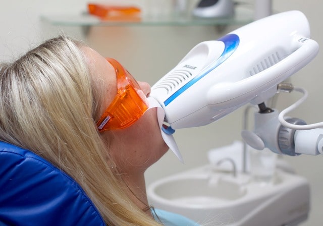 Отбеливание зубов Beyond: что это такое, плюсы и минусы - фото2 Отбеливание зубов Beyond: что это такое, плюсы и минусы - фото2